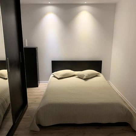 Apartment City Center Piteşti Exterior foto
